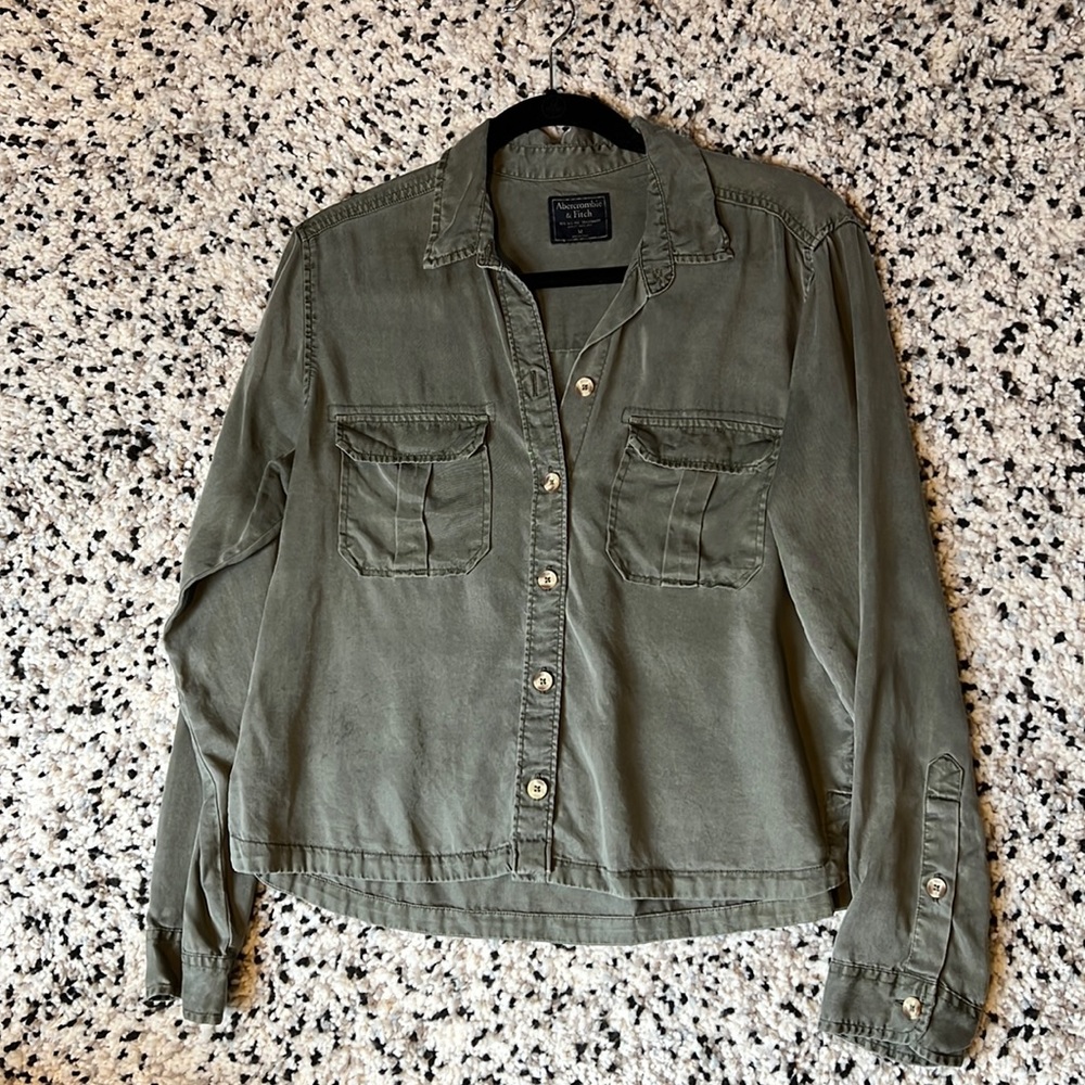 Abercrombie and Fitch Cropped Button Up